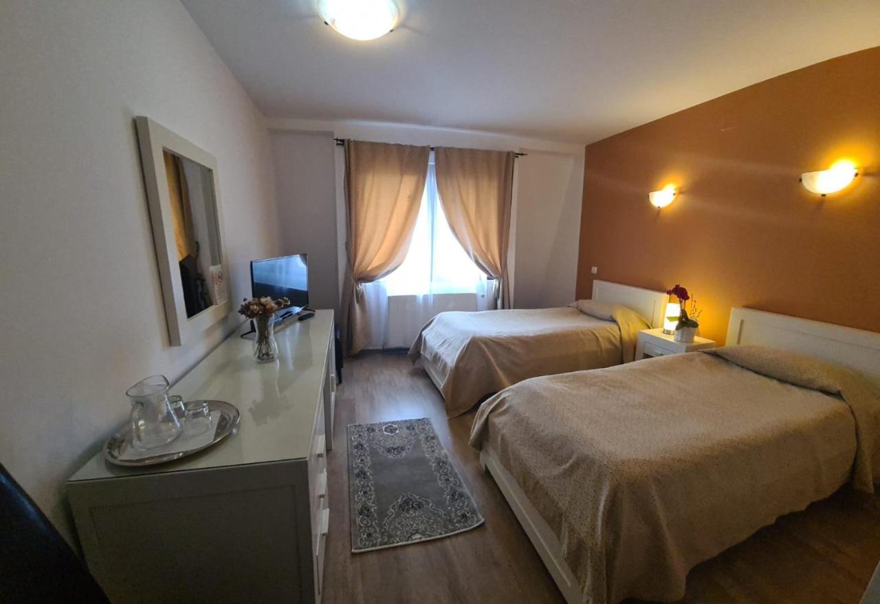 Ramona Hotel Gura Humorului Buitenkant foto
