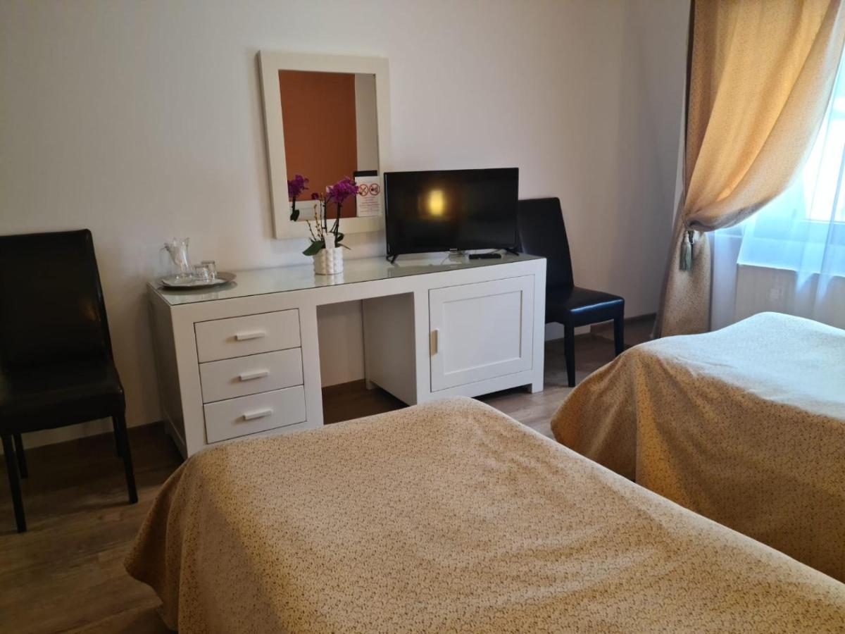 Ramona Hotel Gura Humorului Buitenkant foto