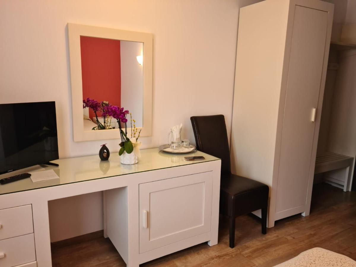 Ramona Hotel Gura Humorului Buitenkant foto
